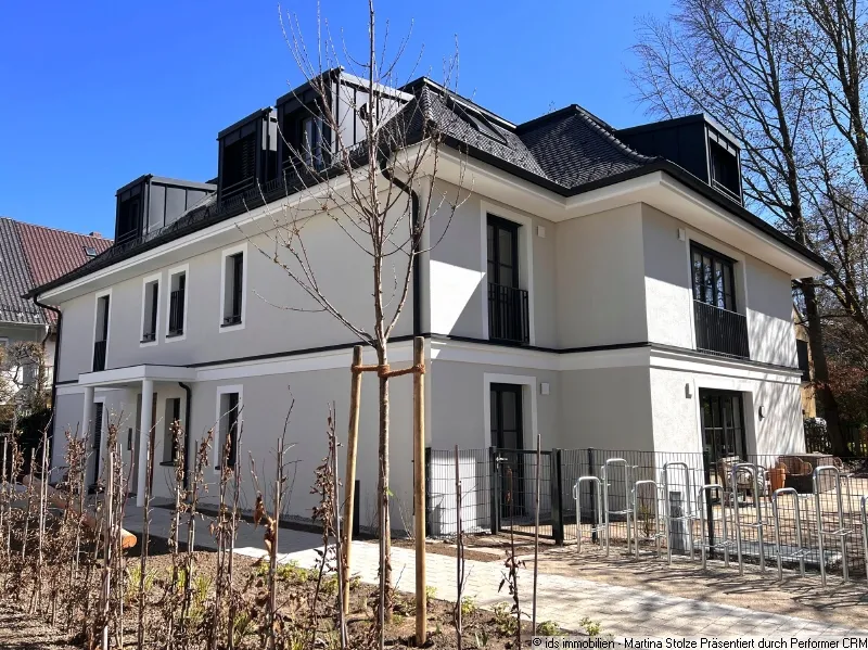 Alt-Solln – ruhige, grüne Wohnlage – Neubau-Erstbezug: 4-Zi.-Whg. mit EBK, Balkon und TG