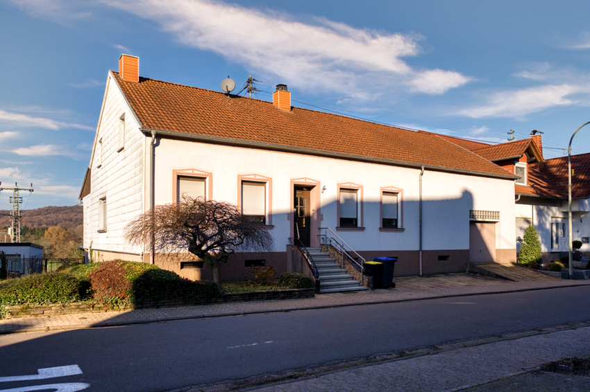 gepflegtes Wohnhaus / Bauernhaus in Lebach-Gresaubach