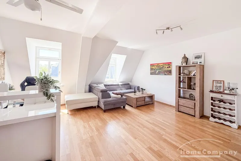 22801 HomeCompany Dresden Möbliert/Furnished 3-Zimmer Maisonette Wohnung in Dresden-Striesen mit Balkon max. 3 Personen