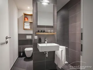 17939A255 HomeCompany Dresden Möbliert/Furnished 3-Zimmer Apartment in Dresden-City Altstadt max. 5 Personen