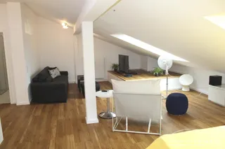 19252 HomeCompany Dresden Möbliert/Furnished Traumhafte Maisonette mit Blick zur Elbe! max. 2 Personen