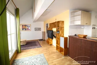 22592 HomeCompany Dresden Möbliert/Furnished Maisonette-Apartment mit Dachterrasse in Dresden-Seidnitz max. 3 Personen
