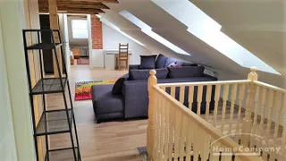 21634 HomeCompany Dresden Möbliert/Furnished Große 3-Zimmer Dachwohnung in Dresden-Dobritz max. 5 Personen