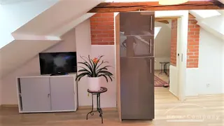 21634 HomeCompany Dresden Möbliert/Furnished Große 3-Zimmer Dachwohnung in Dresden-Dobritz max. 5 Personen