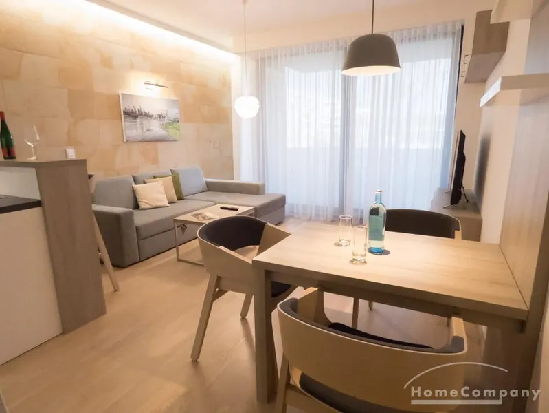 142182 HomeCompany Dresden Möbliert/Furnished Exklusives 2-Zimmer Apartment in Dresden-Altstadt Nähe Frauenkirche max. 4 Personen!