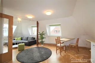 20877 HomeCompany Dresden Möbliert/Furnished 2-Zimmer Dachgeschosswohnung in Dresden-Dölzschen max. 2 Personen