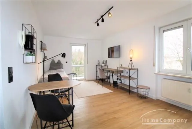 2275819 HomeCompany Dresden Möbliert/Furnished Studio Apartment mit Balkon in Dresden-Plauen/Uninähe max.2 Personen