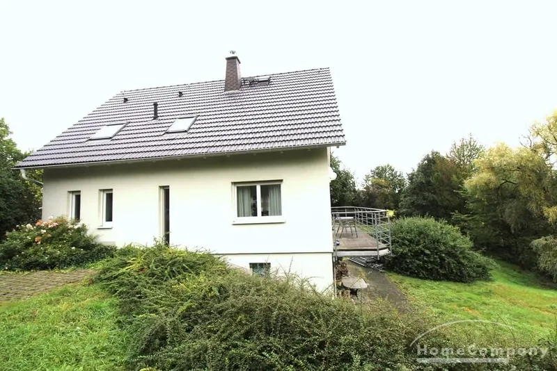 24990 HomeCompany Dresden Möbliert/Furnished  Einfamilienhaus mit großem Grundstück in Dresden-Zaschendorf max. 8 Personen