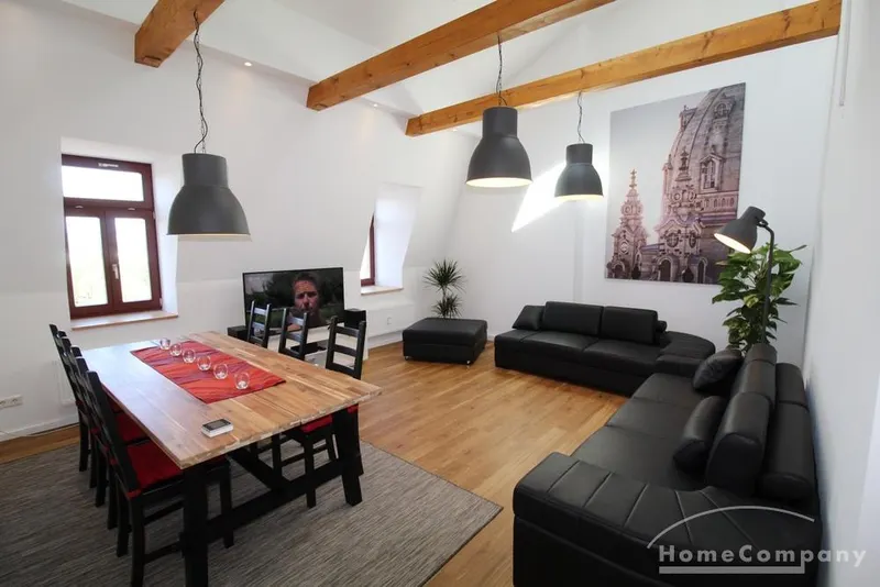 19249 HomeCompany Dresden Möbliert/ Furnished Traumhafte 4-Zimmer Maisonett-Wohnung mit Blick zur Elbe max. 4 Personen