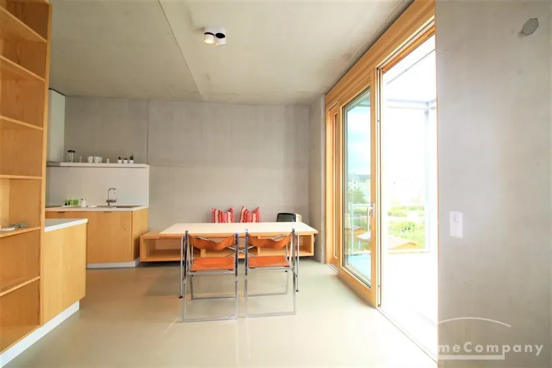 22540 HomeCompany Dresden Möbliert/Furnished großzügiges Architektenstudio mit Balkon und Blick ins Grüne max. 2 Personen