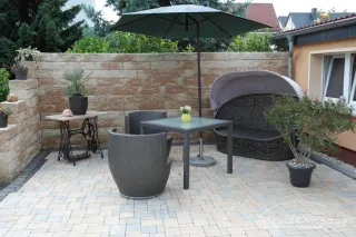 26196 HomeCompany Dresden Möbliert/Furnished Bungalow in Radebeul max. 2 Personen