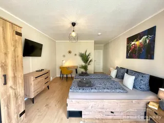 27456 HomeCompany Dresden Möbliert 3-Zimmer Apartment mit Balkon in Dresden - Äußere Neustadt - max. 4 Personen