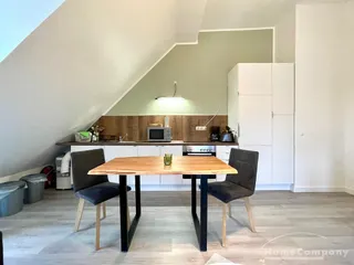27462 HomeCompany Dresden Möbliert/Furnished 2-Zimmer Dachgeschoß-Apartment in Dresden-Grosszschachwitz max. 3 Personen