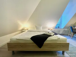 27462 HomeCompany Dresden Möbliert/Furnished 2-Zimmer Dachgeschoß-Apartment in Dresden-Grosszschachwitz max. 3 Personen