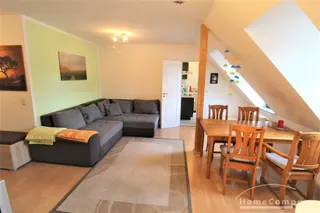 28247 HomeCompany Dresden Möbliert/Furnished 3-Zimmer Dachgeschoß Wohnung in Dresden-Kleinzschachwitz für max. 2 Personen