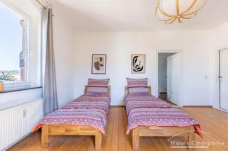 28289 HomeCompany Möbliert/Furnished Hübsche große Altbauwohnung mit Holzfußboden in Meißen Mansardgeschoß! max. 4 Personen