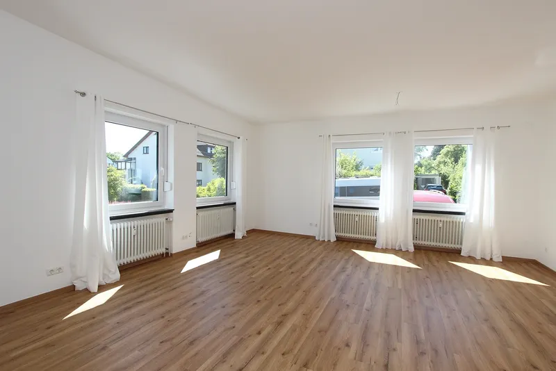 Sanierte 2-Zimmer-Wohnung mit Einbauküche und PKW-Stellplatz in Kassel-Niederzwehren - Photo 5