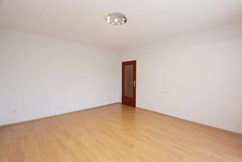 Schlafzimmer/Esszimmer