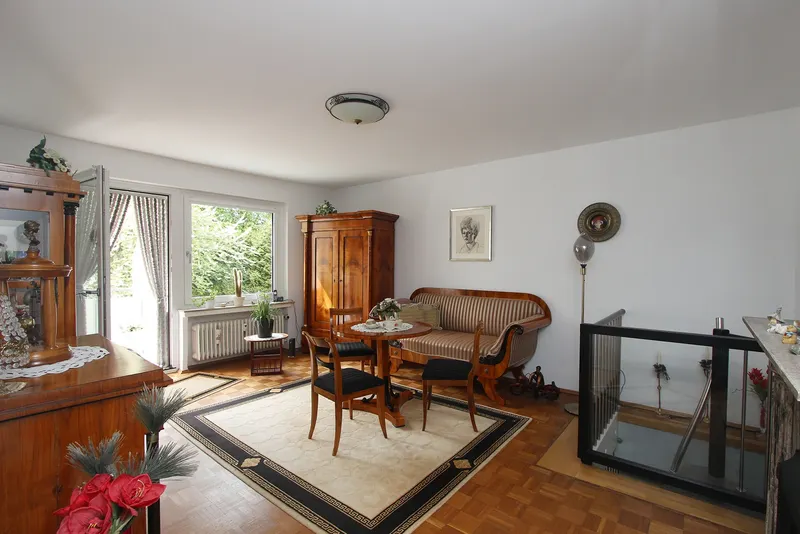 Wohnzimmer (obere Ebene)