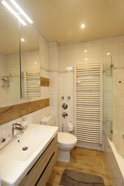 Badezimmer (obere Ebene)