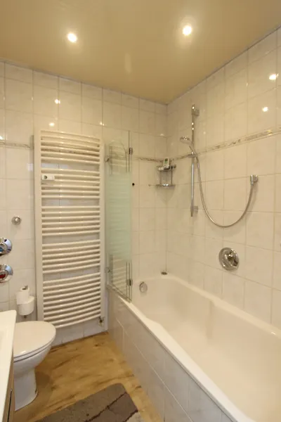 Badezimmer (obere Ebene)