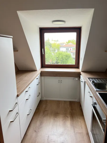 Gemütliche 3 ZKB Wohnung mit Einbauküche in Kassel-Wilhelmshöhe - PKW-Stellplatz möglich - Photo 2