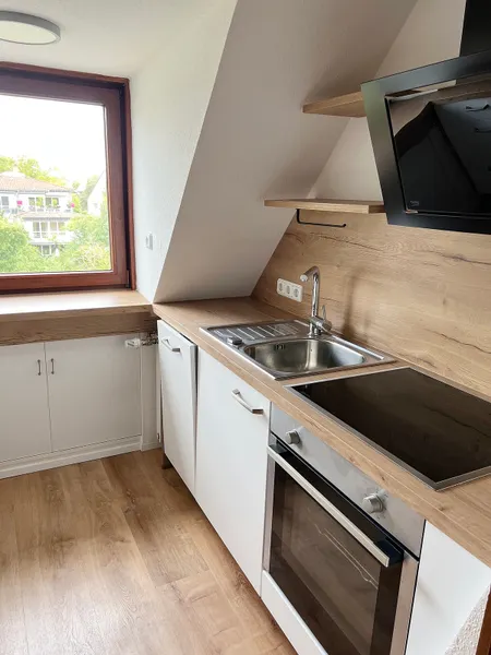 Gemütliche 3 ZKB Wohnung mit Einbauküche in Kassel-Wilhelmshöhe - PKW-Stellplatz möglich - Photo 1