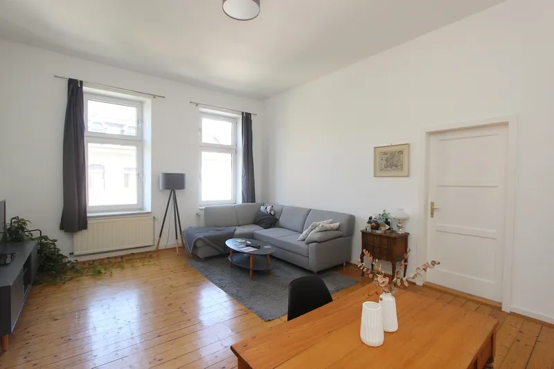 Gemütliche 2 ZKB Altbauwohnung in der Friedrich-Ebert-Straße 89 - Nähe Querallee - Photo 2