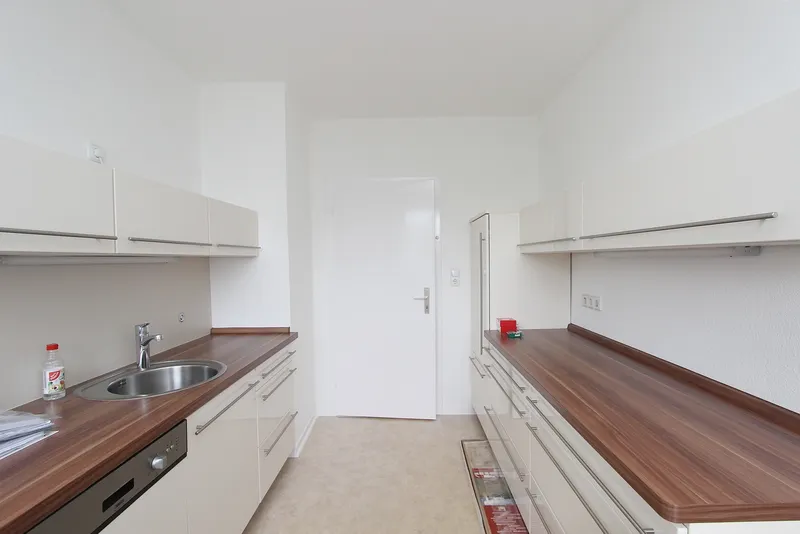 Modernisierte 3-ZKB-Wohnung mit Balkon, EBK und Garage in Kassel-Kirchditmold - Photo 4