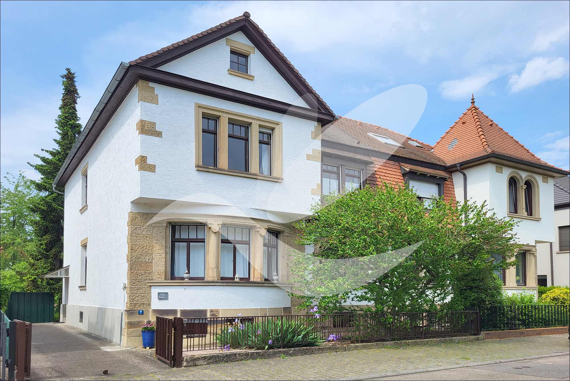 Straßenansicht