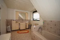 Wannenbad Dachgeschoss