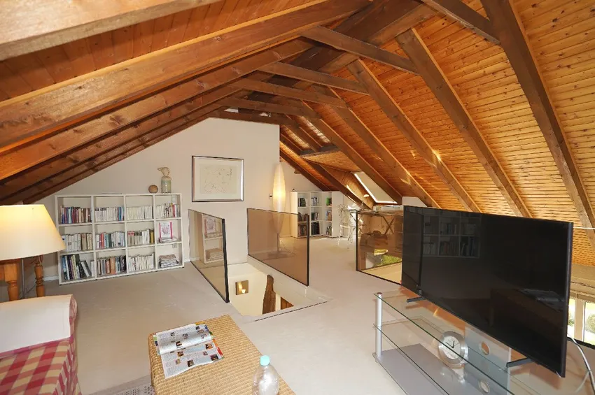 Empore Teilansicht 2