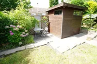 Gartenhaus mit Sitzplatz
