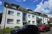 Gesamtansicht Vorderseite (mit Nachbarhaus)