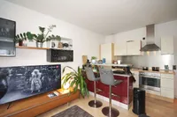 offene Küchenzeilte mit Esstheke