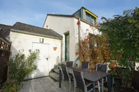 Rückansicht mit Terrasse