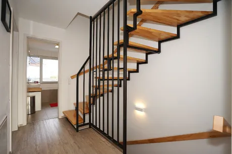 Diele + Treppe im OG