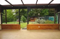 Terrasse mit Blick in den Garten
