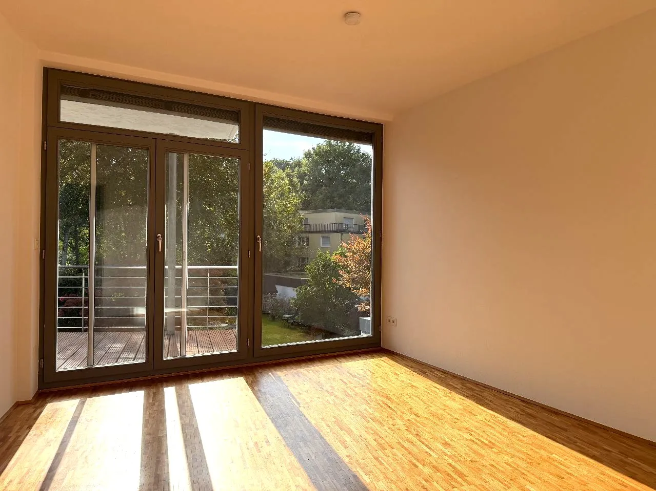 Exklusives Einfamilienhaus mit Garage und vielen Extras in Leverkusen-Schlebusch! - Photo 2