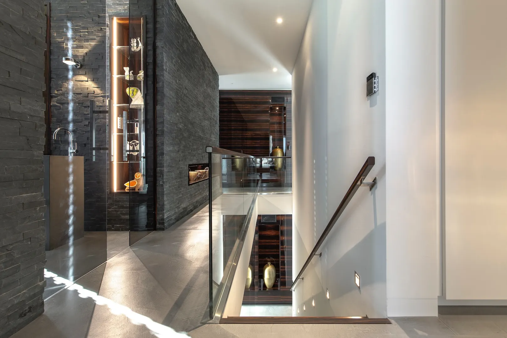 Penthouse Residence With Pool Area preview