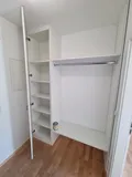 Garderobe-Schrank