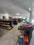 hell und geräumig