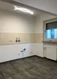 offene Küche mit Fenster
