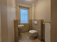 Gäste-WC mit Fenster