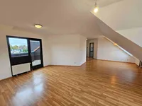 Toller Wohnraum+Balkon