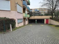 Tiefgaragen-Zufahrt