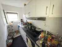 Küche mit EBK und Fenster