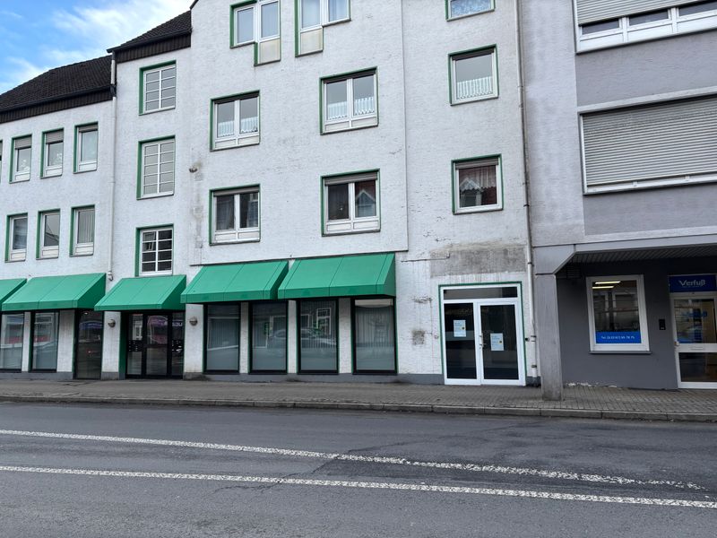 Gro&szlig;es Ladenlokal im Westen von Wipperf&uuml;rth zu vermieten