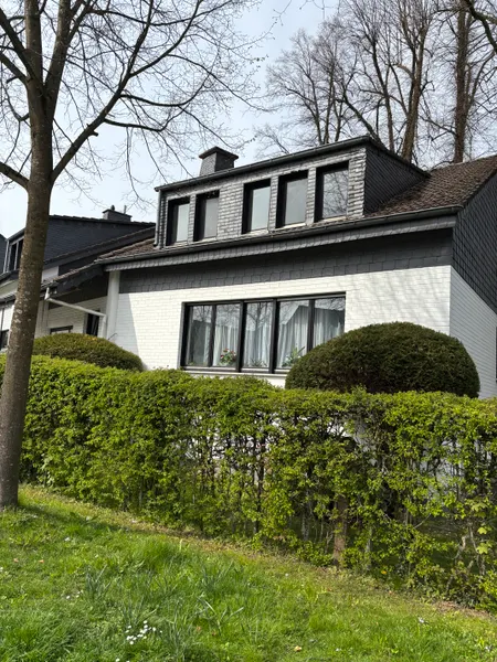 Dachgeschosswohnung im Wipperf&uuml;rther Westen