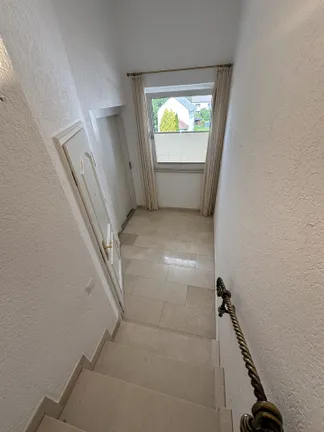 Wohnungseingangsbereich / Eigener Fahrstuhl